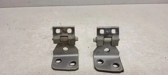 BMW X3 E83 Front door hinge set 8402822