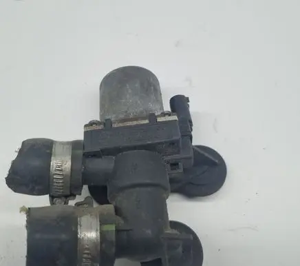 BMW 3 E46 Coolant heater control valve 64118369805 1147412144