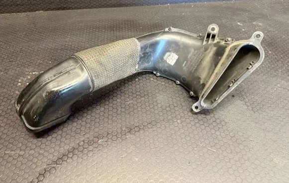 Jaguar XF X250 Air intake duct part 8X239A673AB AW939A673 8X239A673BA