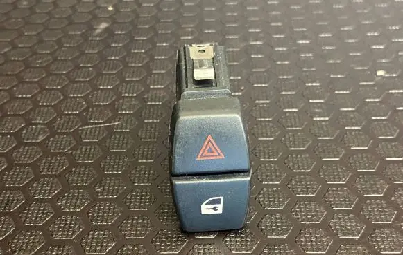 BMW 5 F10 F11 Hazard light switch 9161896