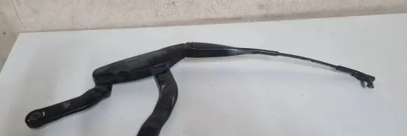 Mercedes-Benz E W211 Front wiper blade arm A2118200444