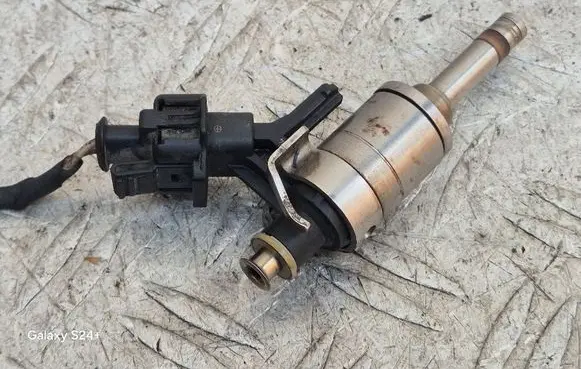 Fuel injector
