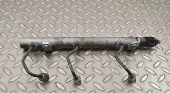 Mercedes-Benz S W221 Fuel main line pipe A6420700295 A6110780449