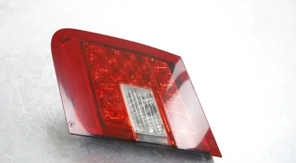 Mercedes-Benz E W212 Tailgate rear/tail lights A2128200864
