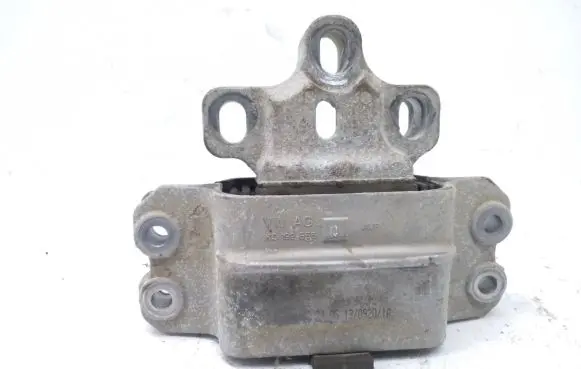 Volkswagen Caddy Engine mount bracket 1K0199555