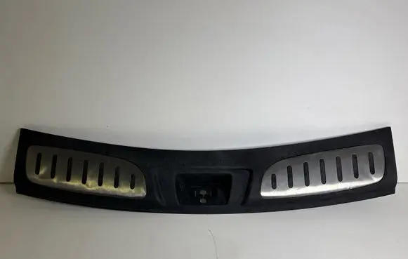 Dodge Durango III Trunk/boot sill cover protection 100981020B