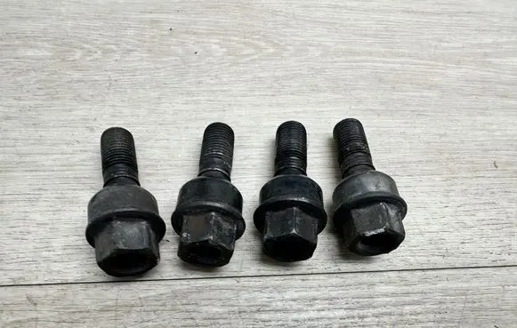 Porsche Cayenne (9Y0 9Y3) Nuts/bolts PAF004676A PAF004676 wht004676A
