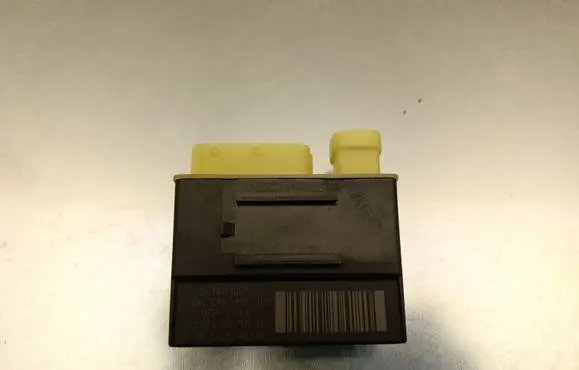Peugeot 5008 II Coolant fan relay 9801916680