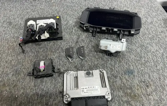 Seat Leon IV Engine control unit/module 05E907309D 0261S21825 2Q0905861B