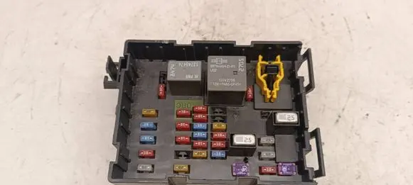 Fiat Freemont Fuse module 68068355AD 72033R 08541005