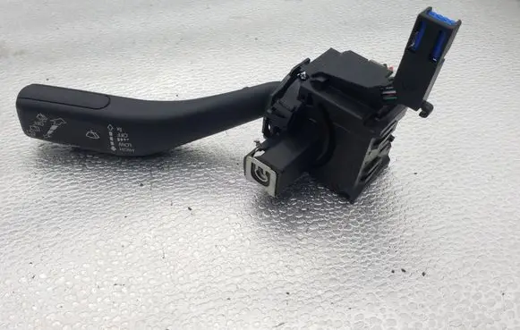 Volkswagen Golf VI Wiper control stalk 1K0953519H 9FF0056B