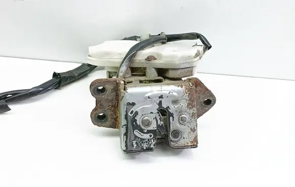 Toyota Avensis Verso Tailgate/trunk/boot lock/catch/latch