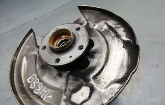 Volvo XC90 Rear wheel hub 32217287