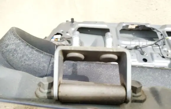Hyundai ix35 Tailgate/trunk/boot hinge
