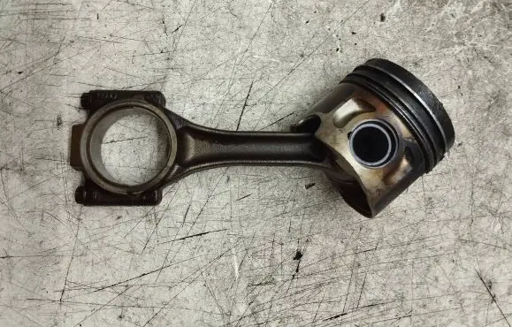 Volkswagen Touran I Piston with connecting rod BLS454640