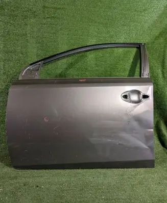 Toyota Auris E180 Front door 