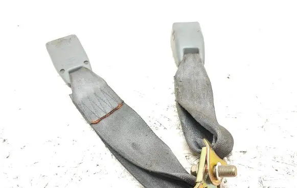 Subaru Forester SF Middle seatbelt buckle (rear) M0DET11490C