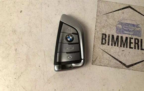 BMW 7 G11 G12 Ignition key/card 8717522