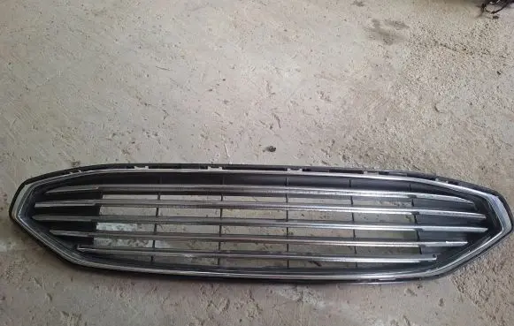 Ford Fusion II Front bumper lower grill HS738150