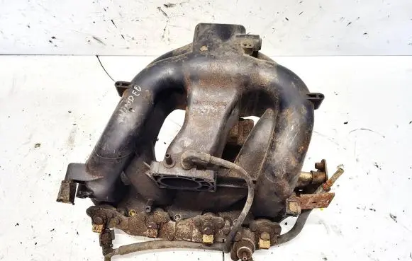 Ford Mondeo MK II Intake manifold 938f9f715ac 938f-9d280
