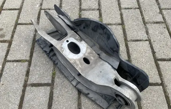 Audi Q7 4M Rear upper control arm/wishbone 4M0505311G 4M0505415B