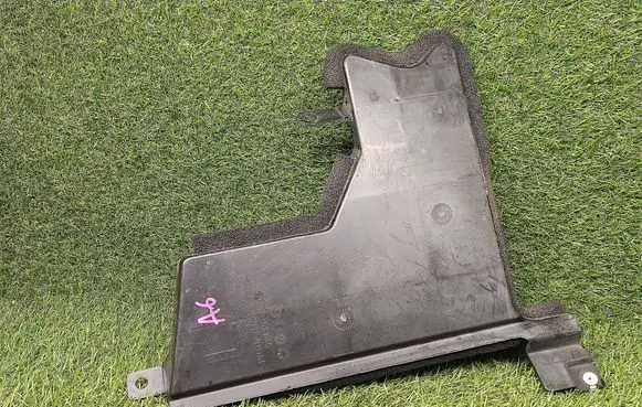 Nissan Leaf I (ZE0) Radiator trim 921853NK0A