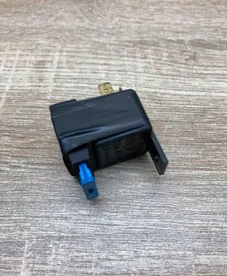 Volkswagen PASSAT B6 Other relay 10R027026