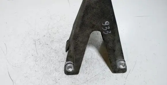 Audi A8 S8 D3 4E Engine mounting bracket
