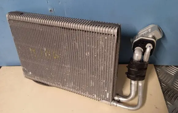 BMW 3 F30 F35 F31 Air conditioning (A/C) radiator (interior) 9289832 T89266A