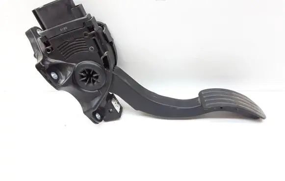 Volvo V70 Accelerator throttle pedal 6G929F836BD