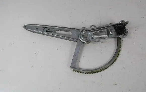 Opel Zafira A Rear door manual window regulator 90579503