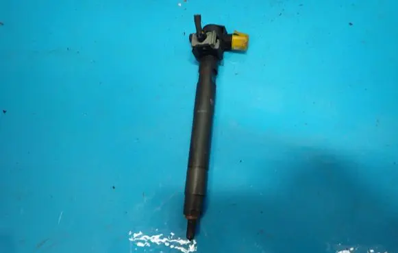 Chevrolet Cruze Fuel injector 28264952 25183185 M7360US1TA