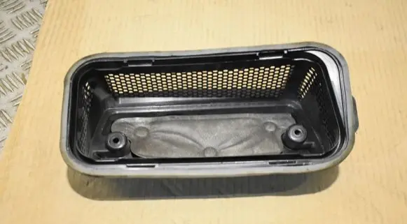 BMW 8 G15 Intercooler air guide/duct channel 9301576555525