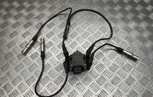 Volkswagen Golf IV High voltage ignition coil 032905106B 3870