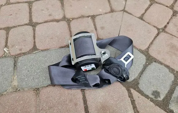 Opel Corsa E Seat belt trim 39033165