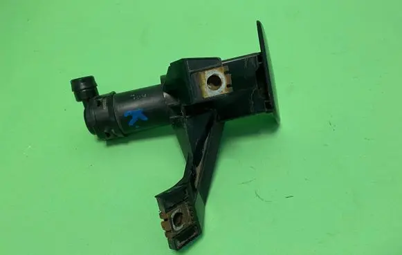 Lexus RX 330 - 350 - 400H Headlight washer spray nozzle 78251 8520848020