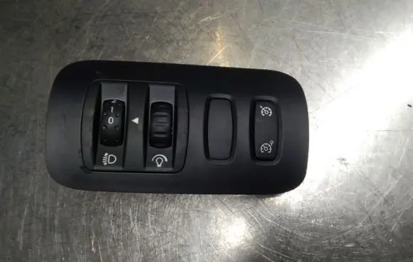 Renault Megane II Headlight level height control switch 88020005
