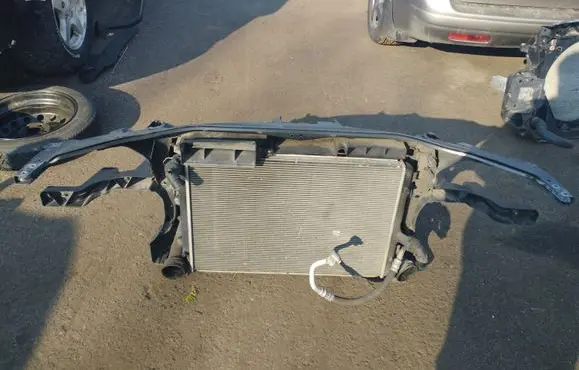 Volkswagen PASSAT B6 Radiator support slam panel
