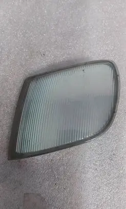Volkswagen PASSAT B4 Front reflector 185102B