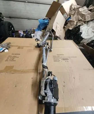 Honda CR-V Front wiper linkage and motor C0081248 1248 2X09