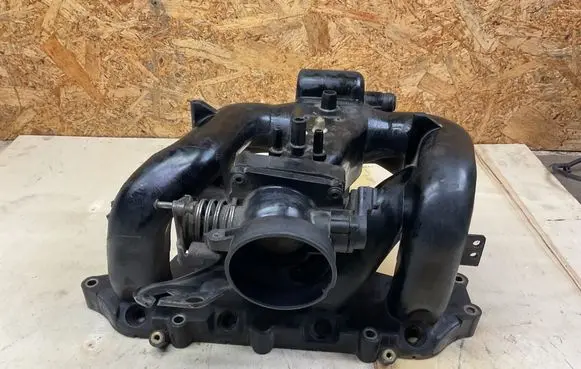 Ford Focus Intake manifold 988F9424KB