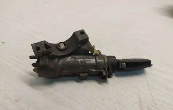 Audi A4 S4 B5 8D Ignition lock 4B0905851B