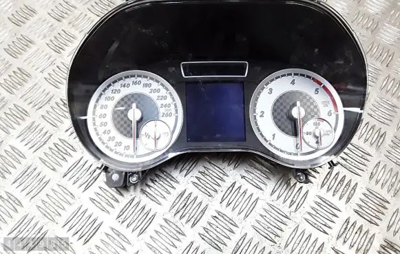 Mercedes-Benz A W176 Speedometer (instrument cluster)