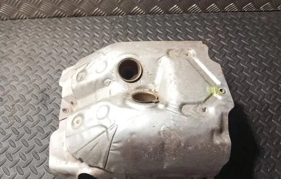 BMW 5 F10 F11 Heat shield in engine bay 7576998