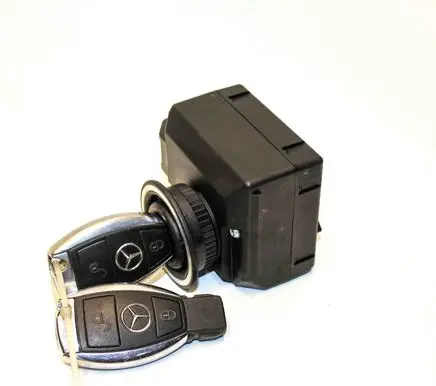 Mercedes-Benz C W204 Ignition lock A2079052600