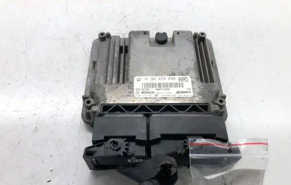 Opel Insignia A Engine control unit/module ECU 55573539
