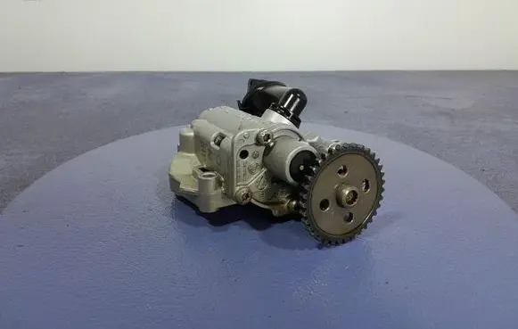 Volkswagen Tiguan Oil pump 04E115109S