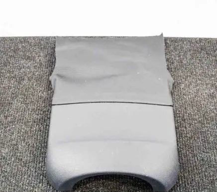 Volkswagen Tiguan Steering wheel column trim