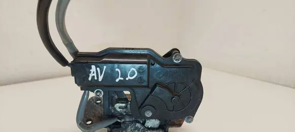 Loading door lock