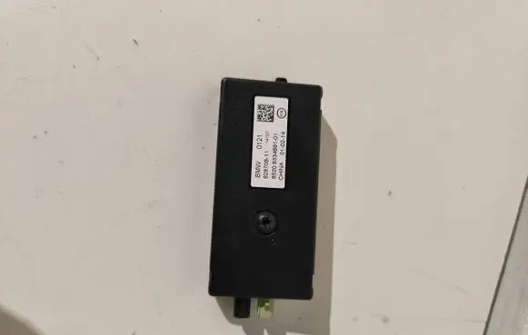 BMW X5 F15 Aerial antenna amplifier 9334691 92870811